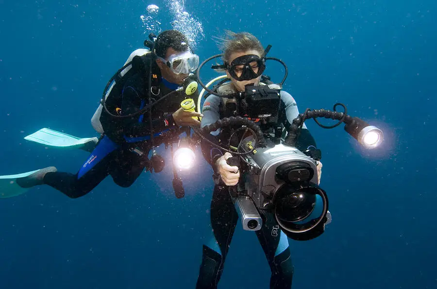 Teknologi dalam Pembuatan Film Bawah Laut Peralatan pembuatan film bawah air