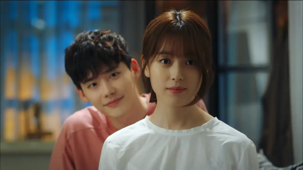 Adegan romantis dari drama Korea Hidden Love Adegan dari drama Korea