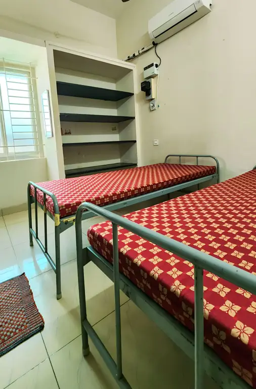 Gambar area bersama yang nyaman dan bersih di female hostel