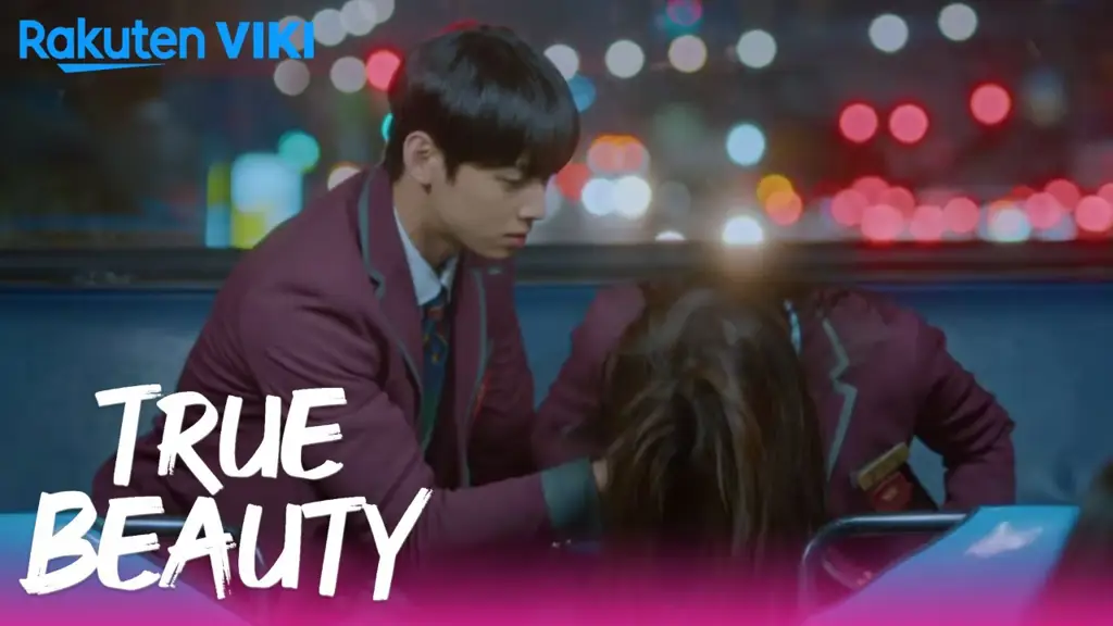 Adegan persahabatan yang mengharukan dalam drama True Beauty Adegan persahabatan dalam drama True Beauty