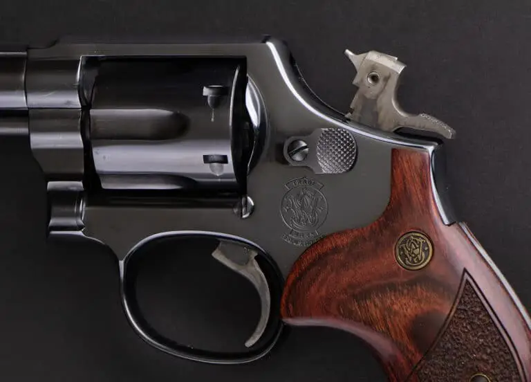 Pentingnya Pelatihan Keamanan Pelatihan keselamatan penggunaan revolver