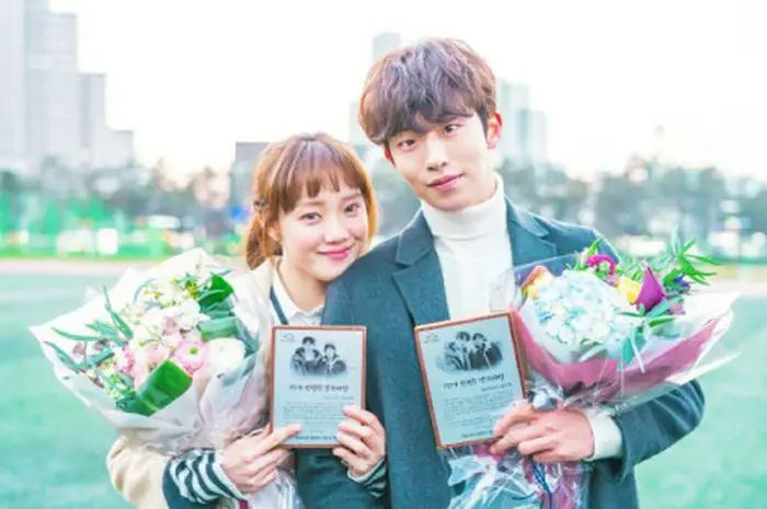 Kim Bok Joo: chemistry apik Lee Sung Kyung dan Nam Joo Hyuk Lee Sung Kyung dan Nam Joo Hyuk dalam drama Kim Bok Joo